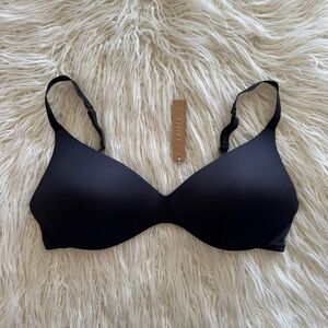 Skims Wireless Form Push Up Plunge Bra Onyx Size 38D